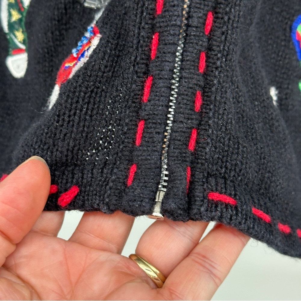 Women’s Vintage Petite Large Black Red Green Beaded Ugly Christmas Sweater - Picture 7 of 11